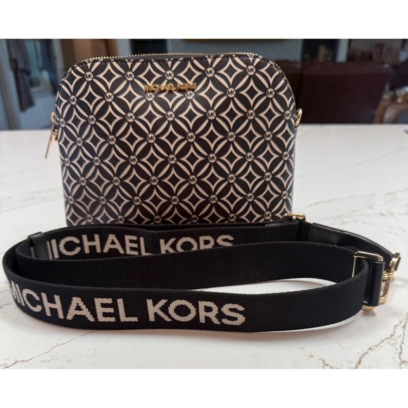 Michael Kors Black Leather Cindy Dome Xbody W/MK Logo Strap - Picture 1 of 9
